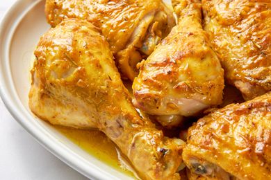 Mustard-herb chicken on a platter